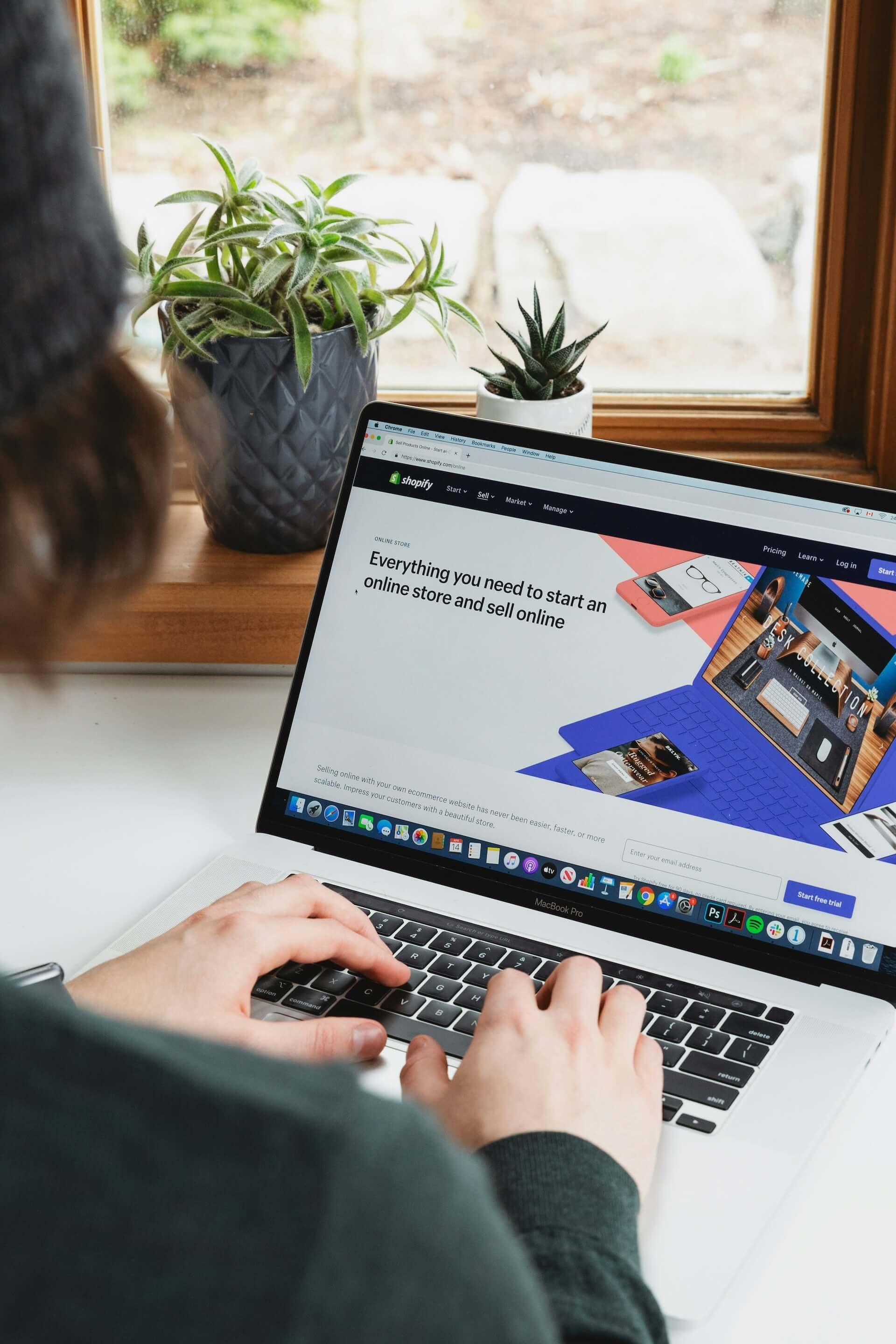 https://pub-1a00a711c8764c34a12f638f11e520ad.r2.dev/articles/roberto-cortese-ejhjszkteeg-unsplash_ecommerce.jpg